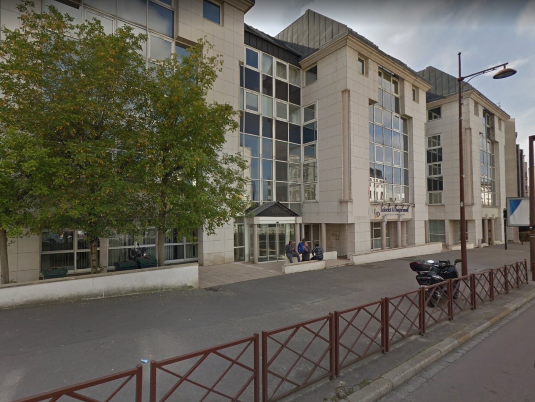 ParkNow France loue 244 m² de bureaux à Versailles
