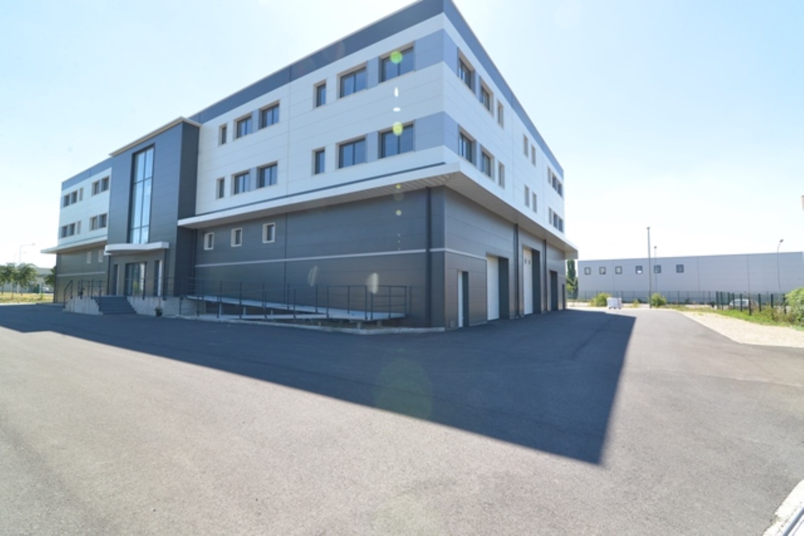 LA WROOM TEAM ACQUIERT 173 M² DE BUREAUX À ACHÈRES