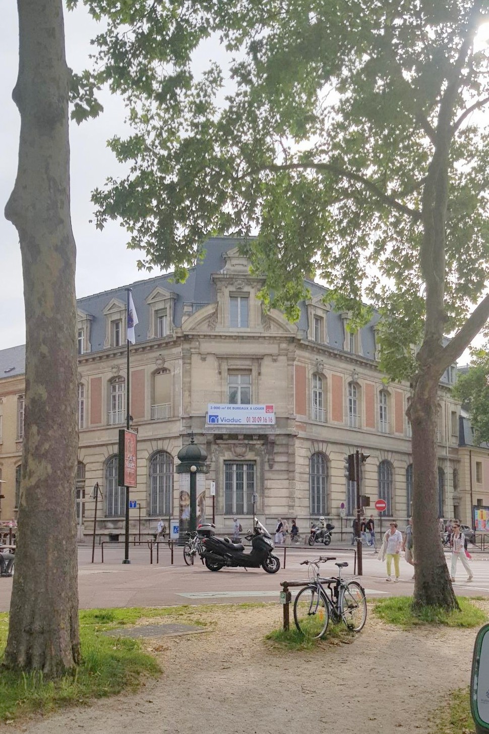 BUREAUX TOUTES SURFACES à LOUER à VERSAILLES