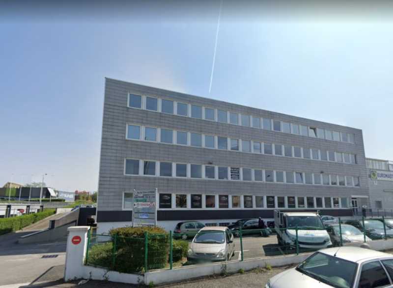 Location bureaux en pied de gare à Plaisir