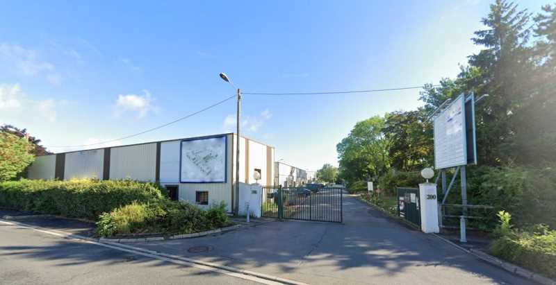 Location local d'activité de 102 m² à Beauchamp