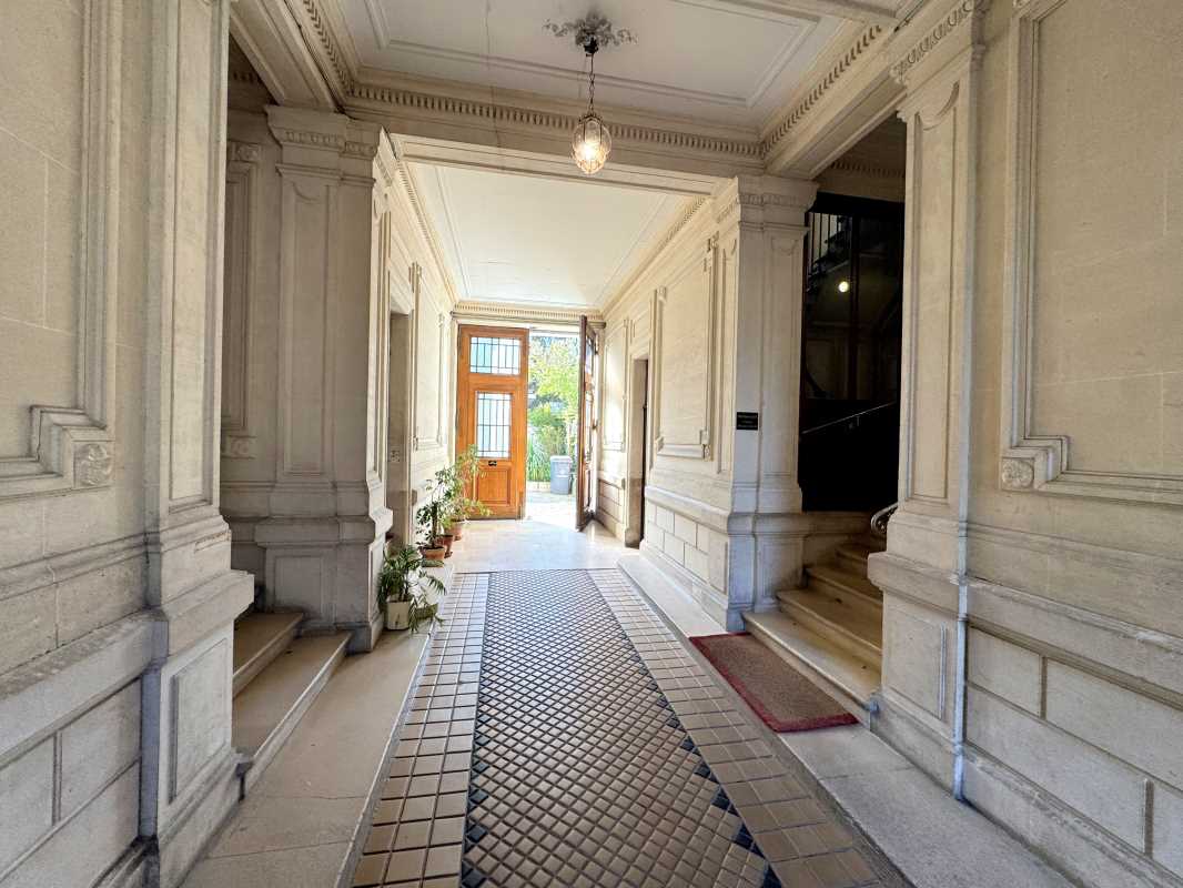 Un cabinet de kinésithérapie au 5bis rue Sainte Sophie à Versailles