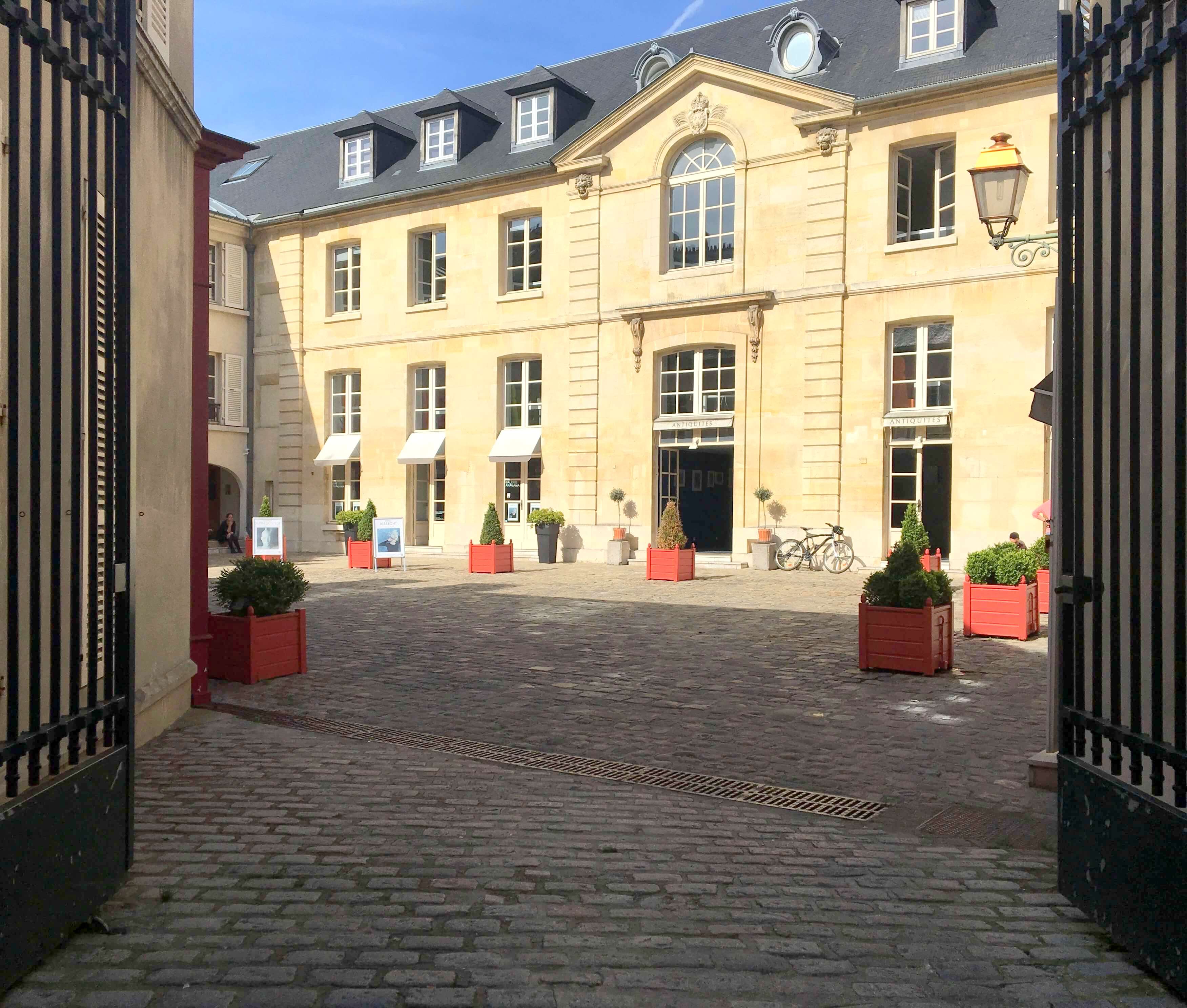VENTE 103 m² de bureaux au Bailliage à Versailles