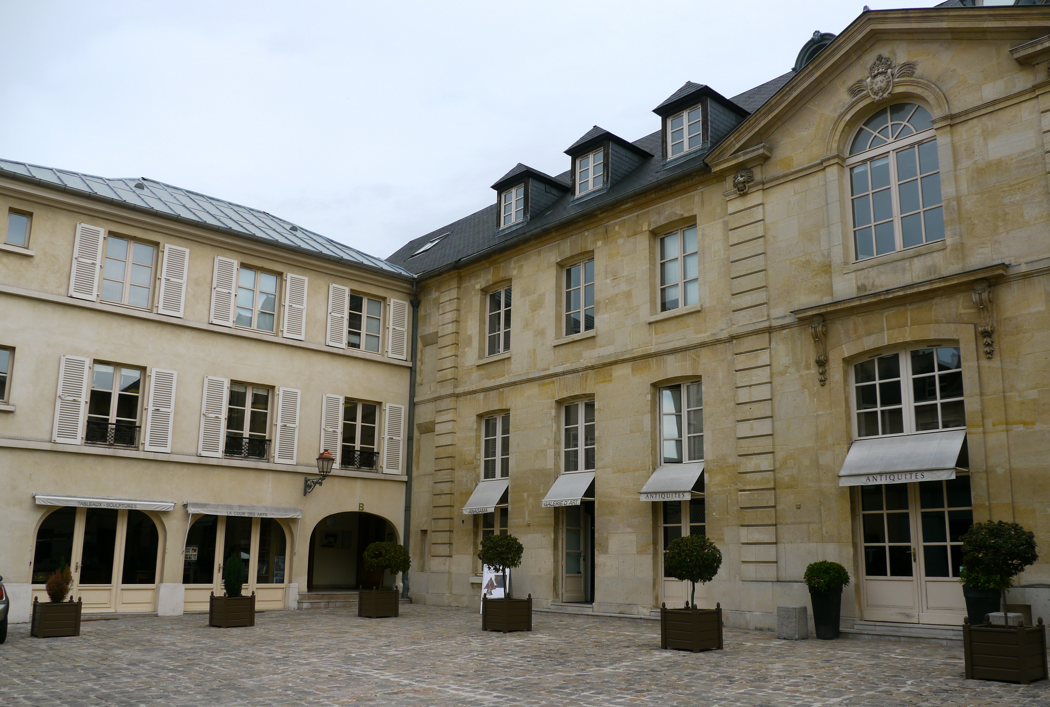 Location 103 m² de bureaux à Versailles