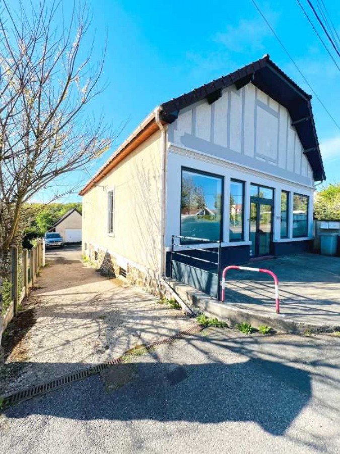 VENTE - BATIMENT INDEPENDANT A USAGE DE BUREAUX - PLAISIR