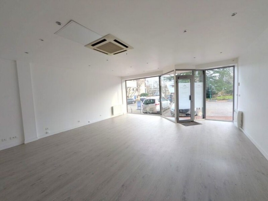 Vente local commercial 57 m² à Louveciennes