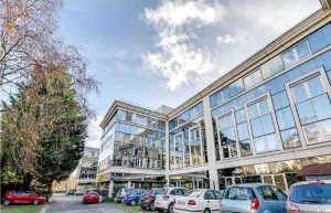 Location de 97 m² de bureaux rue Jean Mermoz à Versailles