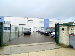Location 440 m² d'activité et bureaux à Herblay