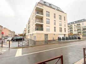 Location Locaux commerciaux Poissy | 170 m&sup2;