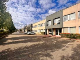 Location Locaux d'activité Coignieres | 457 m²