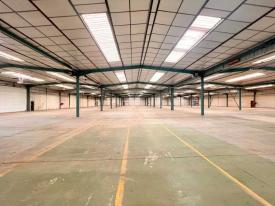 Location Entrepôts Coignieres | 5027 m²