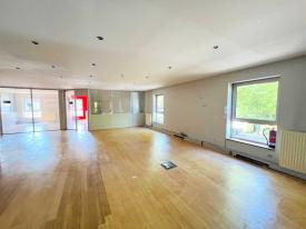 Vente Bureaux Voisins Le Bretonneux | 314 m²