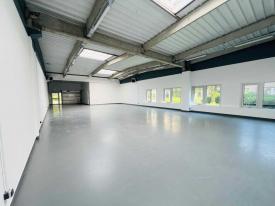 Location Locaux d'activité Trappes | 241 m²