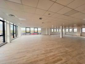 Location Bureaux Plaisir | 304 m²