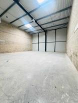 Location Locaux d'activité Trappes | 452 m²