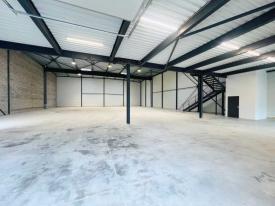 Location Locaux d'activité Buc | 290 m&sup2;