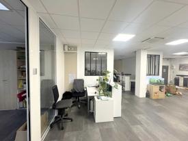 Vente Bureaux Buc | 404 m²