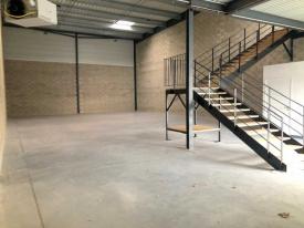 Location Locaux d'activité Elancourt | 370 m²