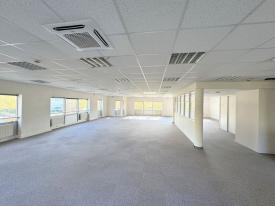 Location Bureaux Guyancourt | 987 m²